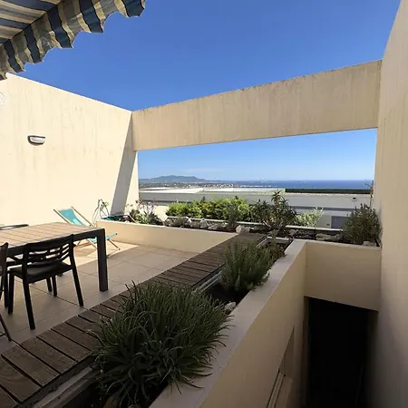 Appartement Vue Avec Terrasse Et Piscine